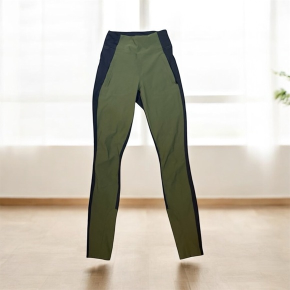 Athleta Headlands Hybrid High-rise
Cargo Leggings - Picture 6 of 10